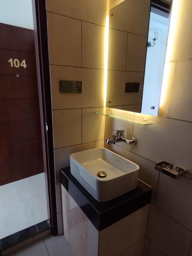 White Park Hotel & Suites Chittagong Eksteriør billede