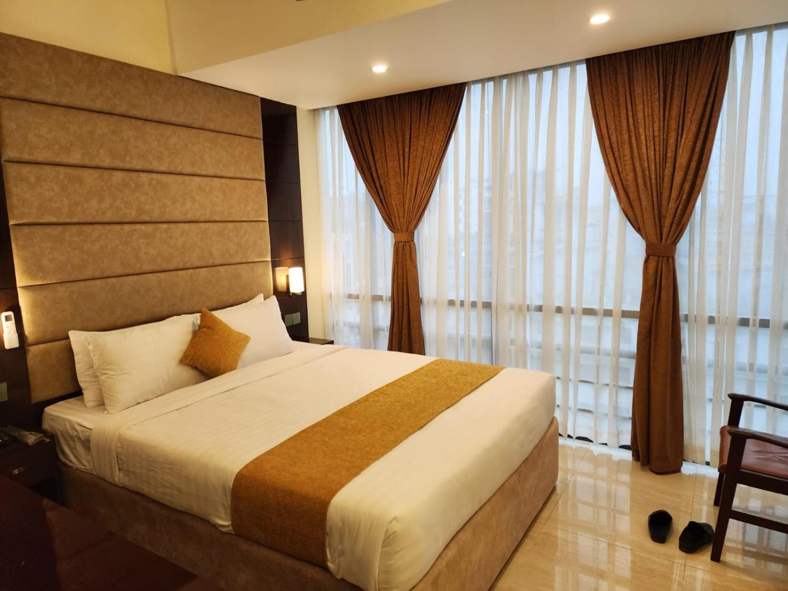 White Park Hotel & Suites Chittagong Eksteriør billede
