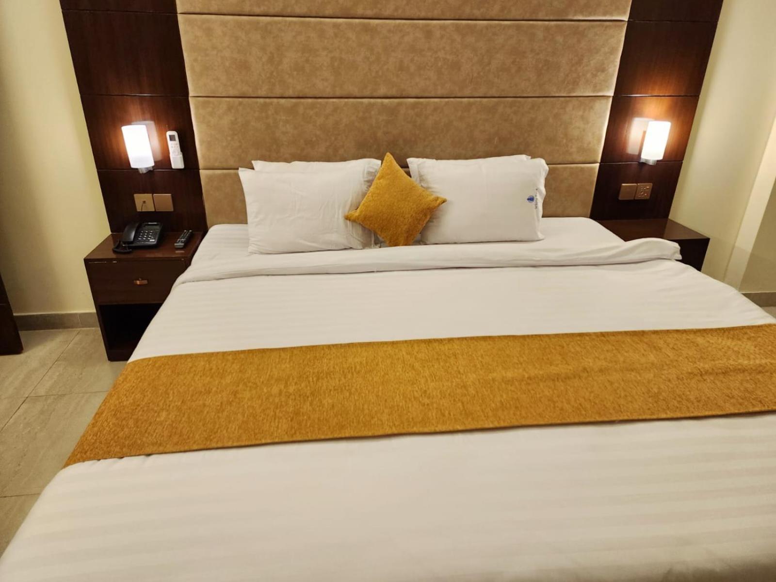 White Park Hotel & Suites Chittagong Eksteriør billede