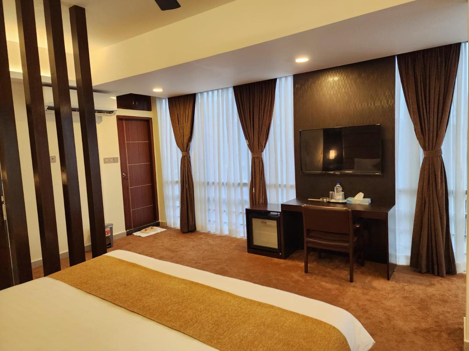White Park Hotel & Suites Chittagong Eksteriør billede