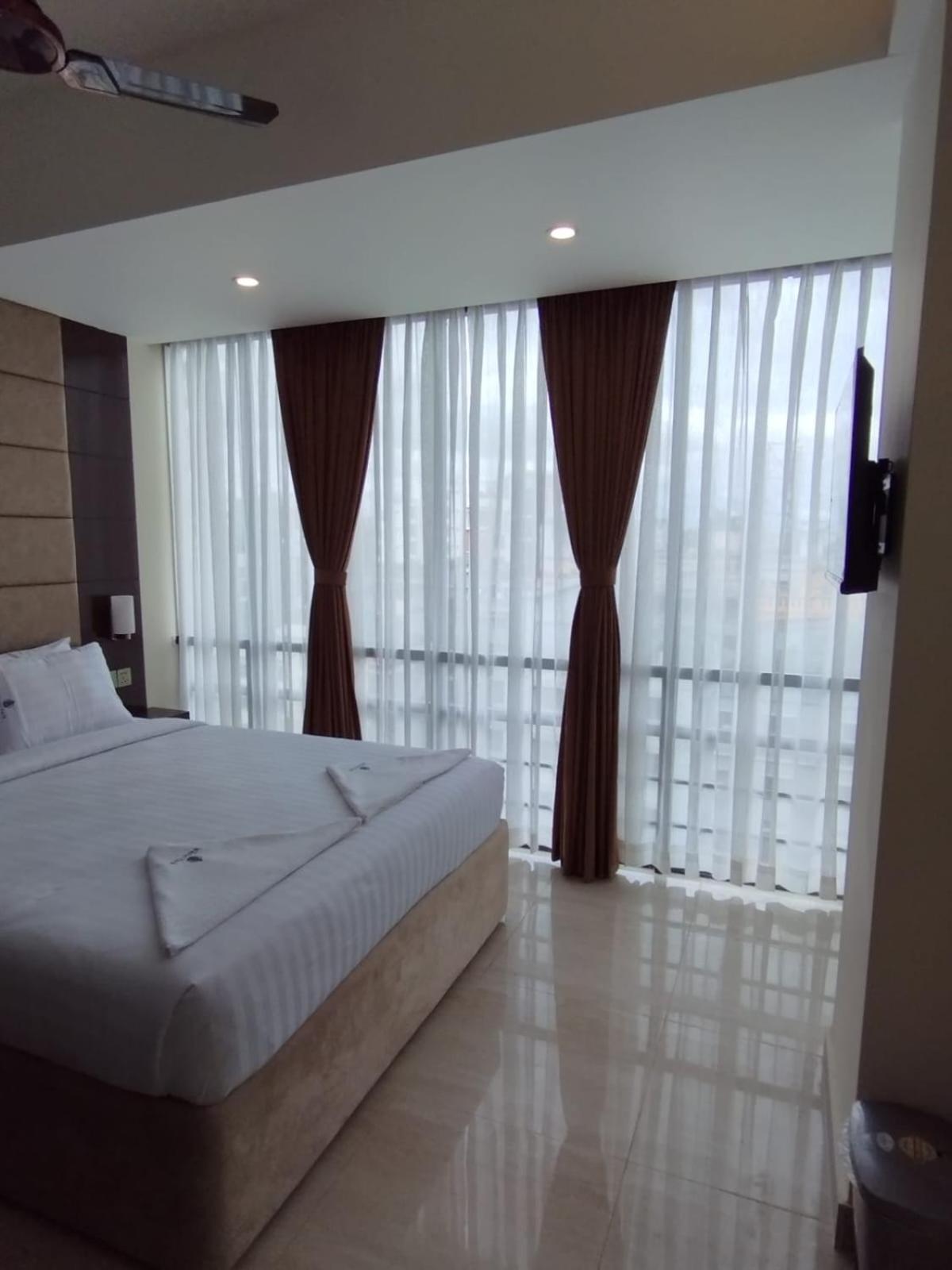White Park Hotel & Suites Chittagong Eksteriør billede
