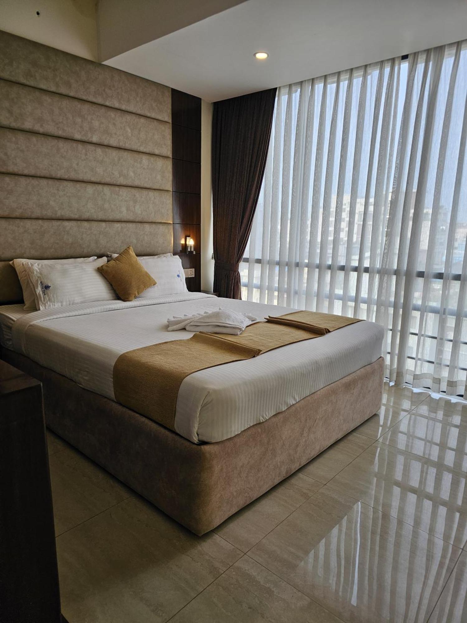 White Park Hotel & Suites Chittagong Eksteriør billede